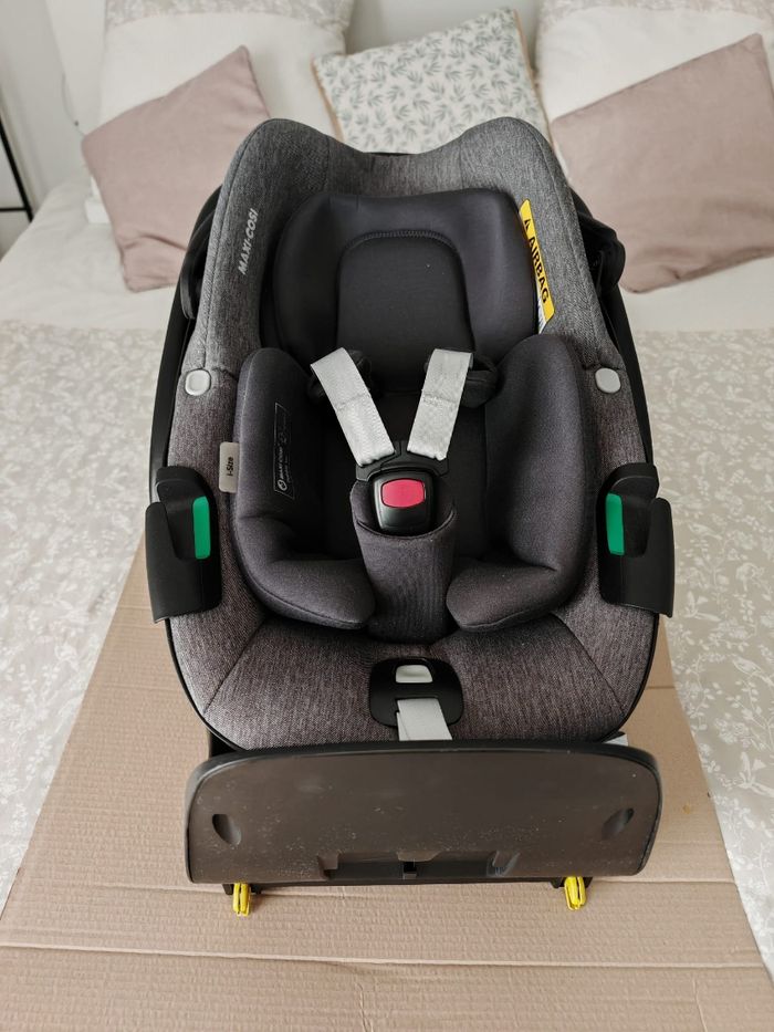 🚗 Maxi-Cosi Pebble 360 + Base FamilyFix 360 + 2 housses - photo numéro 2