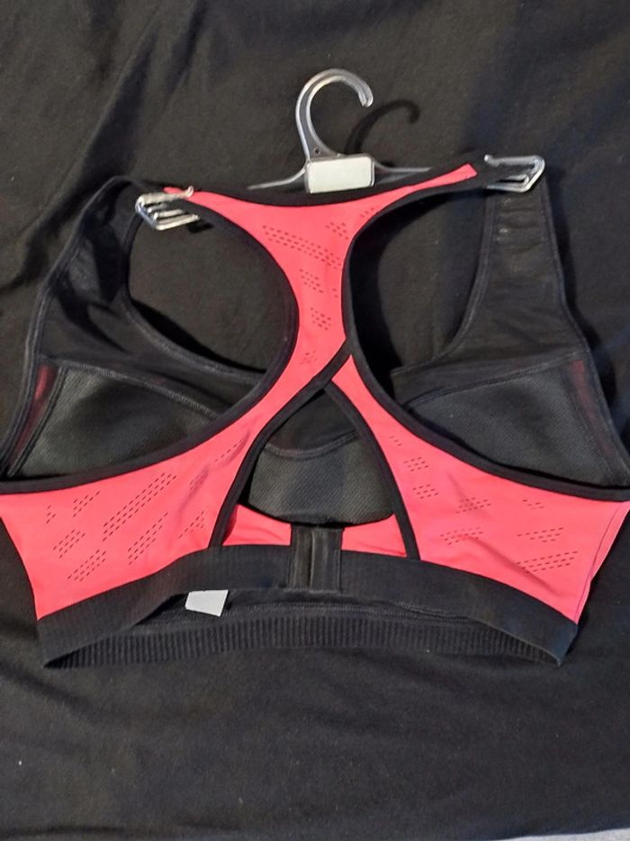 Brassière de sport neuve 95b - photo numéro 2