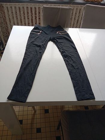 Pantalon taille XS sans étiquette