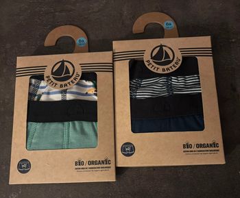 2 lots de 2 boxers garçon,petit bateau,6 ans