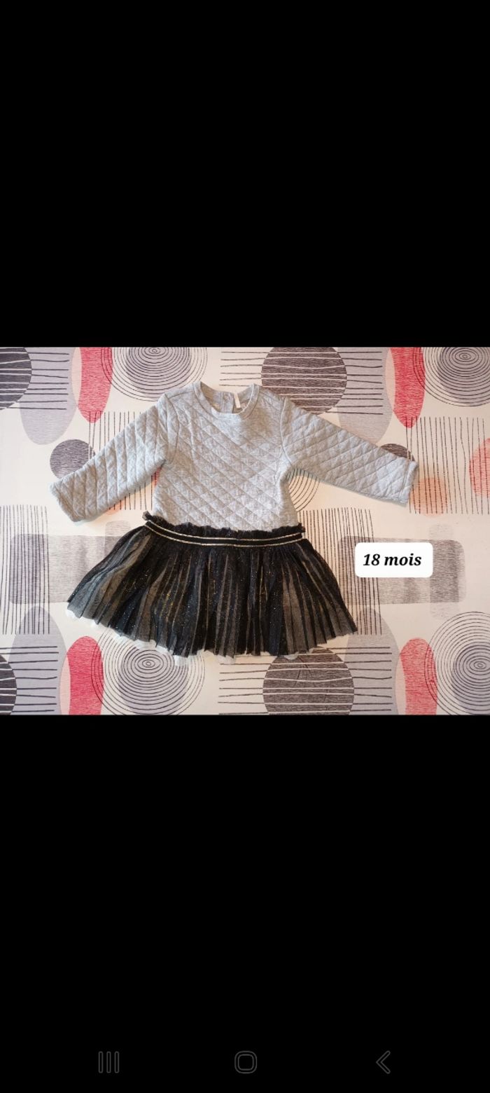 Magnifique robe dorée Taille 18 mois 👧