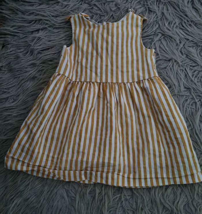 Robe sans manches rayé blanc et moutarde 12mois