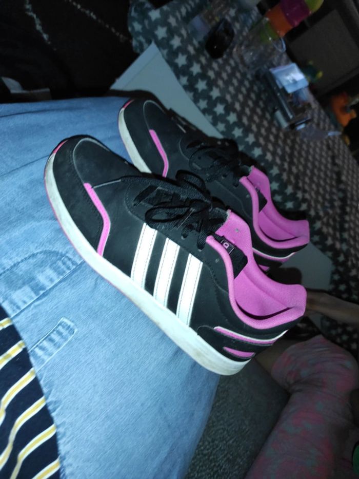 Baskets adidas noir et rose - photo numéro 3