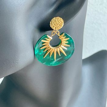 Jolies boucles d'oreilles pendantes en acier inoxydable doré et hypoallergénique