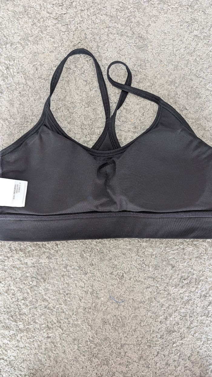 Brassiere de sport - photo numéro 3
