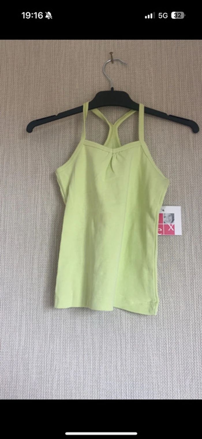 Debardeur vert 3/4 ans neuf