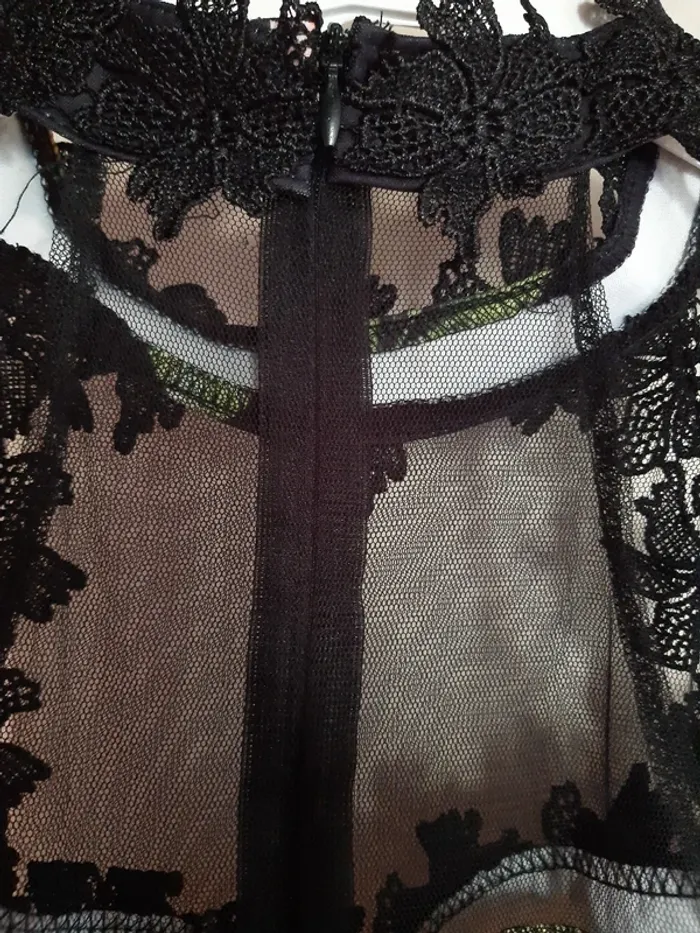Robe noir à fleurs 🌸 - photo numéro 3