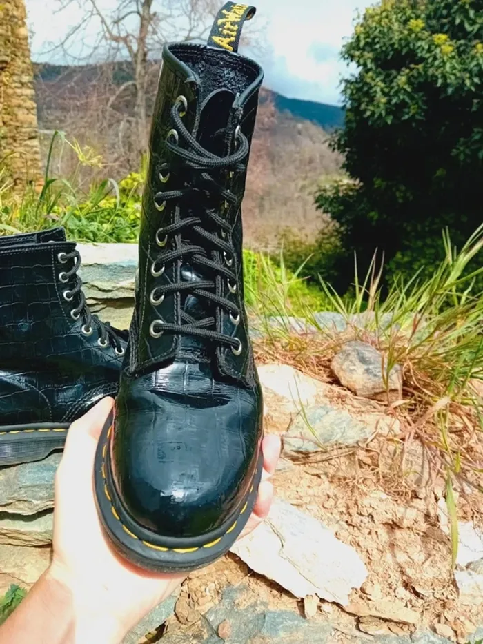 Dr. Martens vernis noir effet croco 🐊 38 - photo numéro 6
