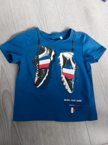 Tee-shirt C&A taille 4 ans