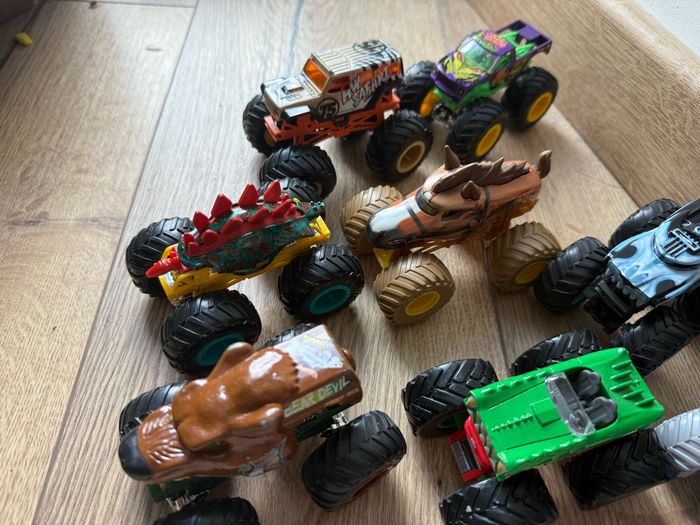 Lot de 8 monster truck monster jam hot wheels - photo numéro 3