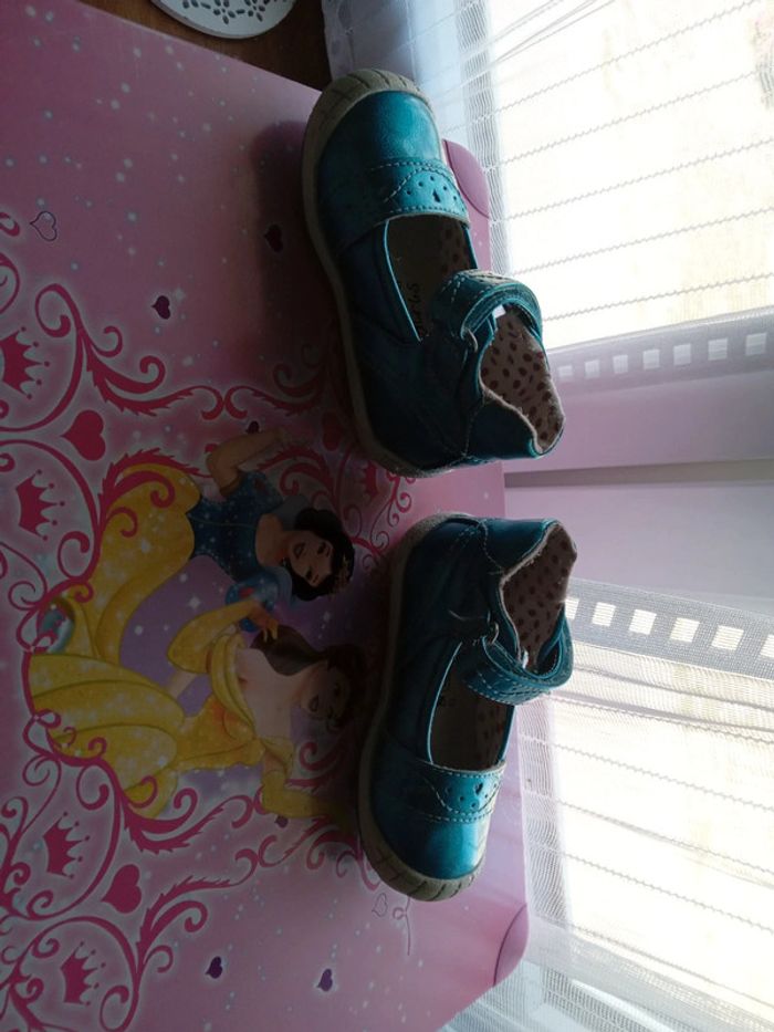 Petite paire de chaussures - photo numéro 3