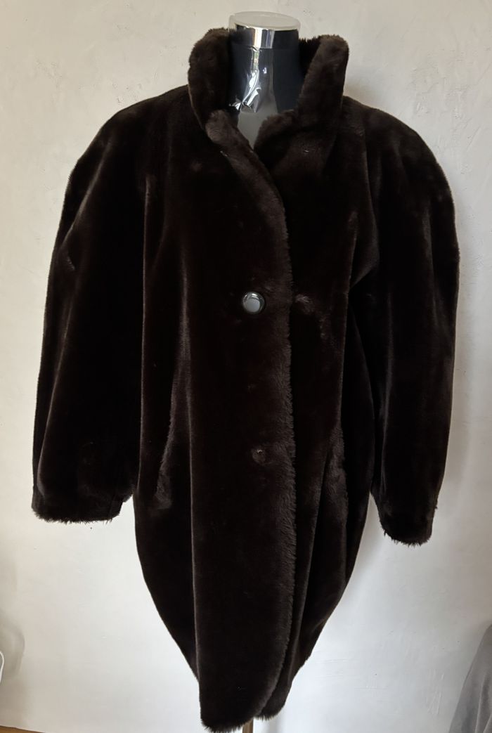 MANTEAU FAUSSE FOURRURE - photo numéro 3