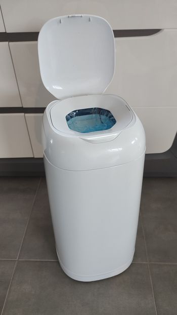 Poubelle couches anti odeur