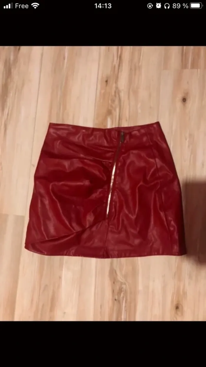 jupe en cuir rouge avec fermeture bershka - photo numéro 3