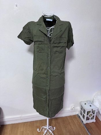 Robe kaki