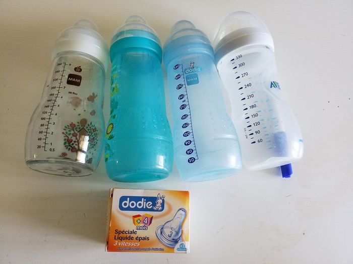 Lot de biberons bon état - photo numéro 2