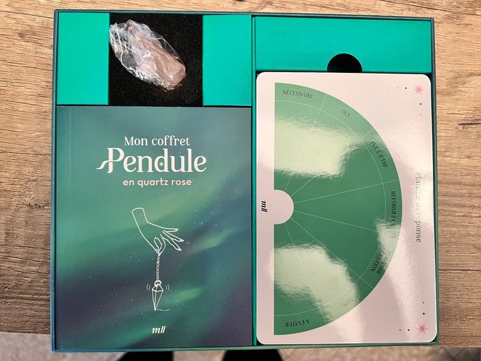 Mon coffret pendule en quartz rose neuf jamais utilisé - photo numéro 2