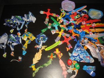 LOT DE SUJETS VOLANTS "KINDER SURPRISE" - n°01