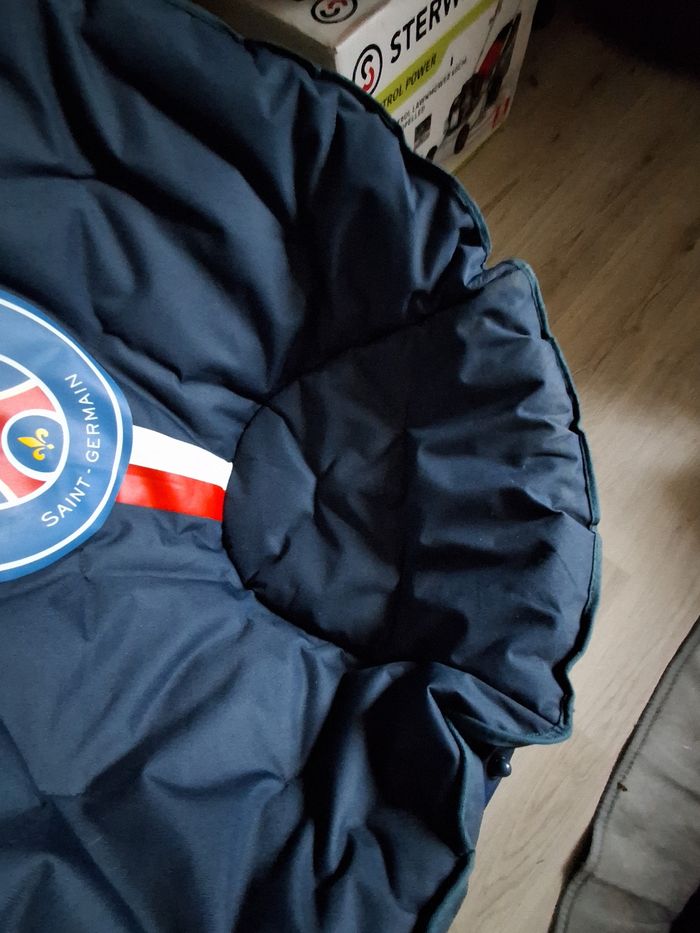 Siège lune PSG - photo numéro 3