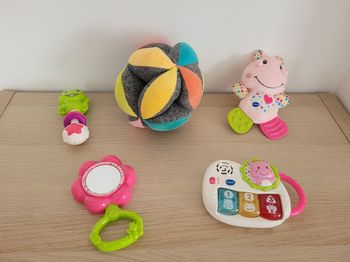 Lot de jouets bébé fille