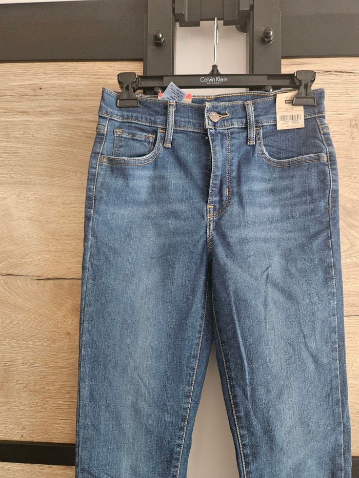 Jean levi's taille 36 - photo numéro 3
