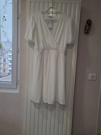 Robe blanche LH neuve