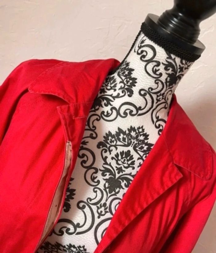 Très beau trench rouge 🥰 taille 38 de chez Monoprix - photo numéro 2