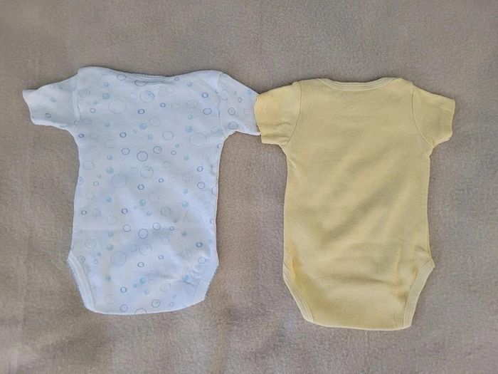 lot de 2 bodies manches courtes 3 mois - photo numéro 4
