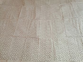 tissu blanc et bleu 123 x 102 cm