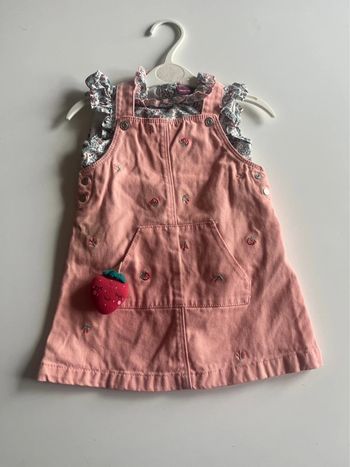 Ensemble t-shirt et robe salopette