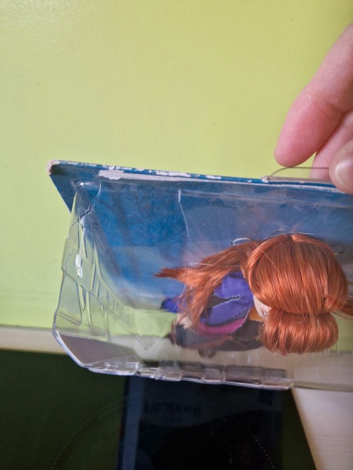 Poupée Anna robe lumineuse - photo numéro 4