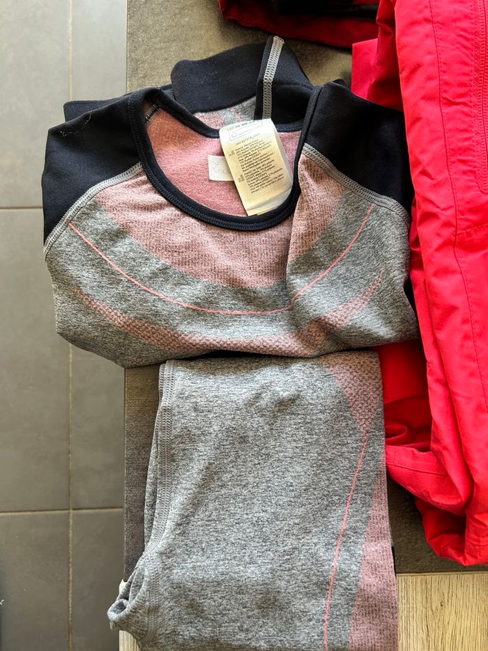 Lot vêtements de ski taille S - photo numéro 2