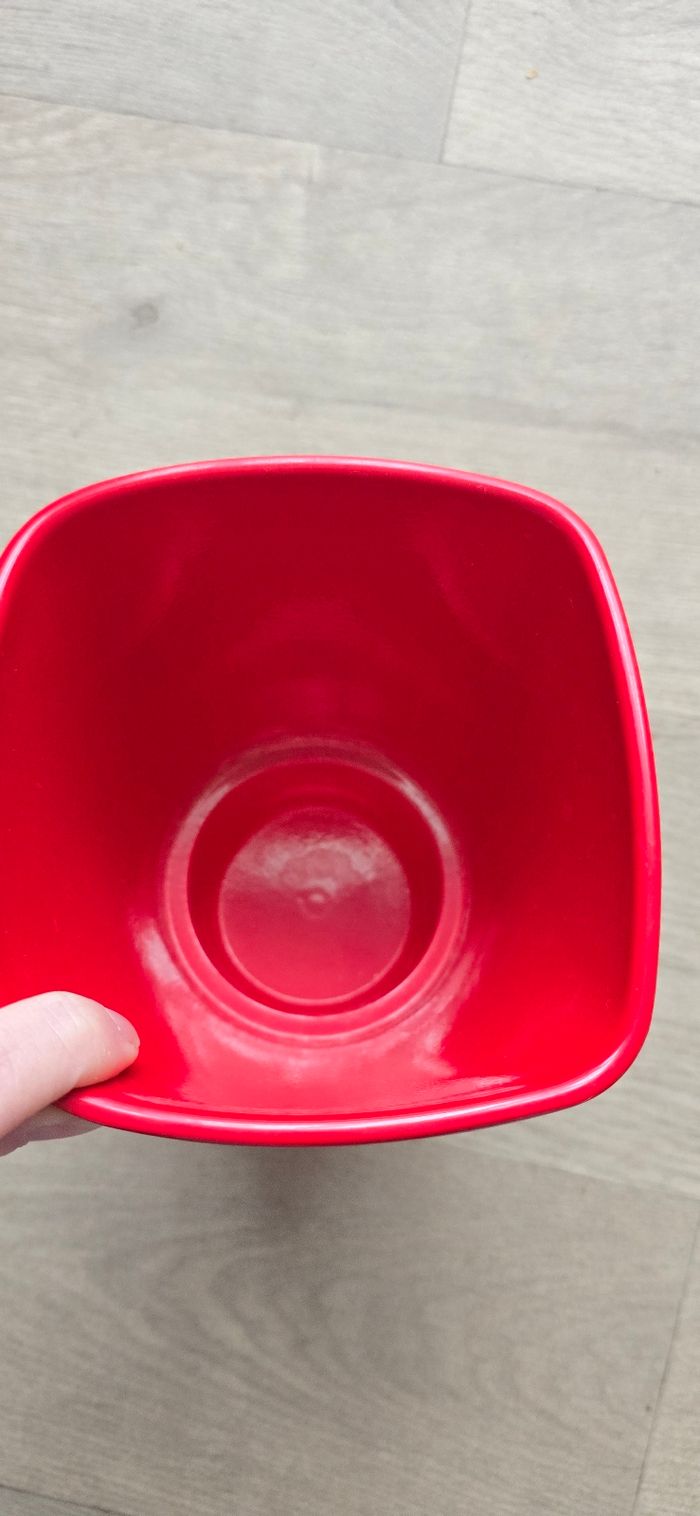 Cache pot de fleur rouge - photo numéro 2