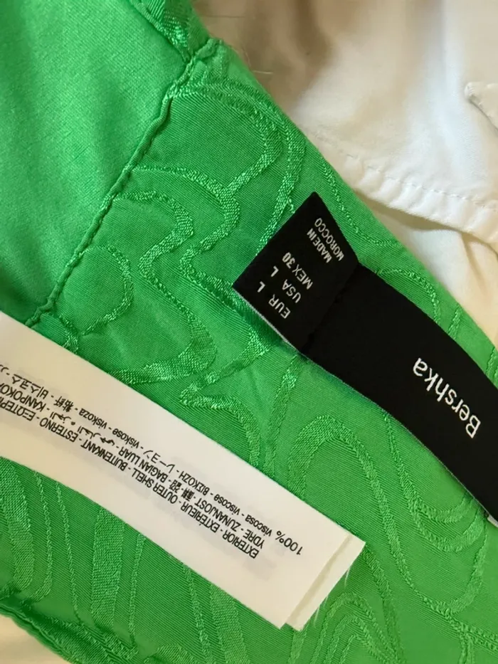 Haut Bershka plumes dos nu - photo numéro 3
