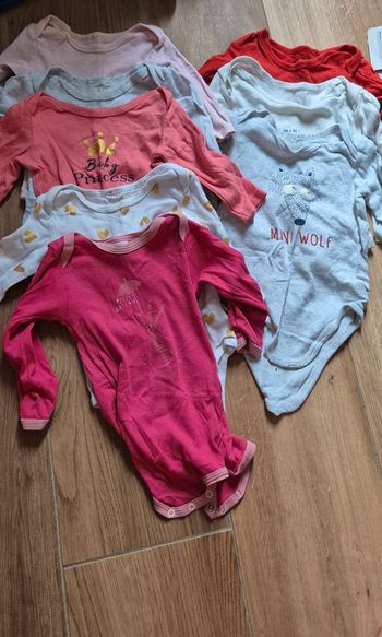 Lot 8 bodies manches longues