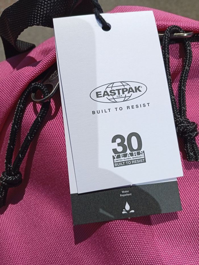 Très beau sac à dos Eastpak rose neuf à 30€
Avec le code il passe à 24€ - photo numéro 4