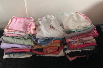 Gros lot de 36 vêtements fille 3 ans