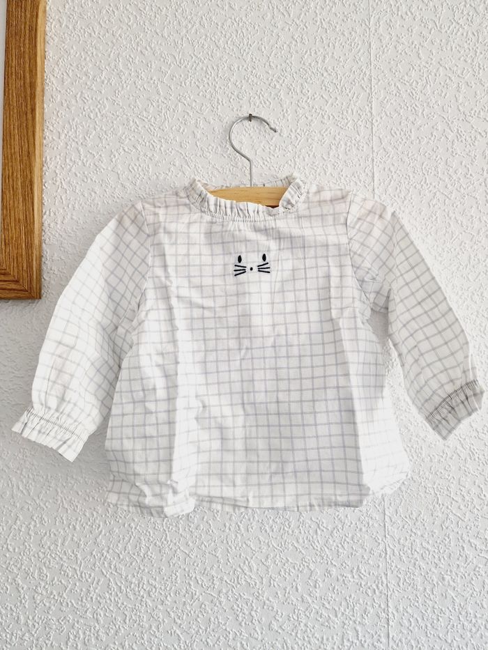 Kiabi - Blouse évasée avec fronces et longues manches - Neuve ! (6 mois) - photo numéro 2