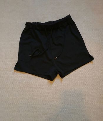 Short taille S  en bon état