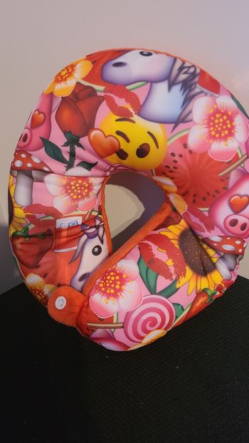 Coussin Emoji de voyage motif Licorne