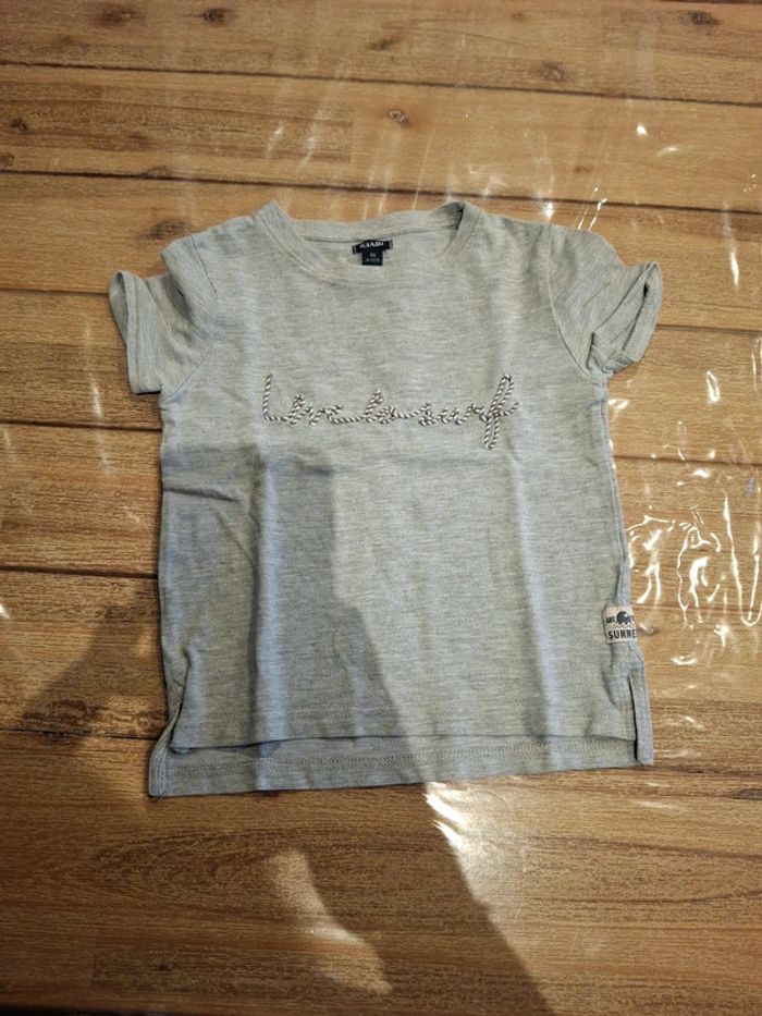 T-shirt manches courtes de chez Kiabi taille