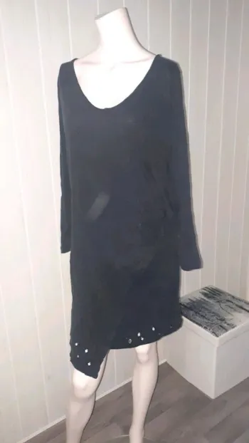 Robe noire cool rivets L