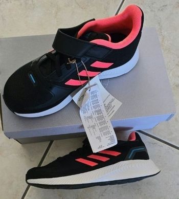 NEUVES (non portées) 🏷🤩😍👌🩷  superbes baskets adidas pointure 33 fille ⚘️