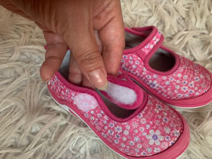 # Chaussures ou chausson pour fillette, taille 24 - photo numéro 3