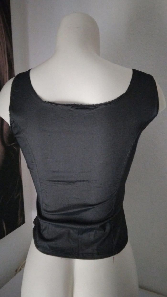 Top court T.36/38 - photo numéro 3