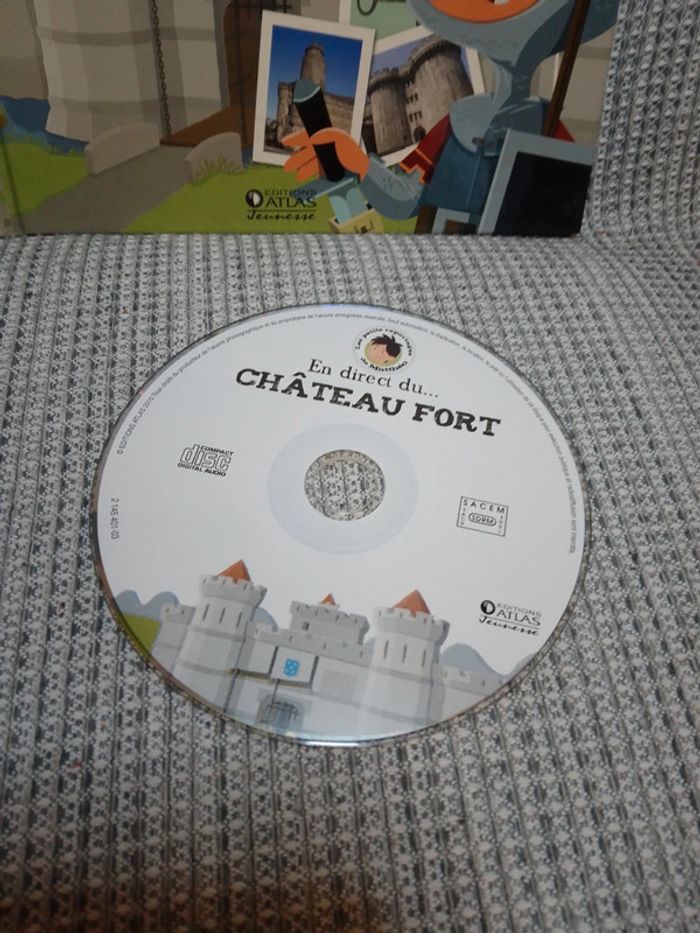 Livre + CD "En direct du Château Fort" - Les Petits reportages de Matthéo / Ed. Atlas - photo numéro 3