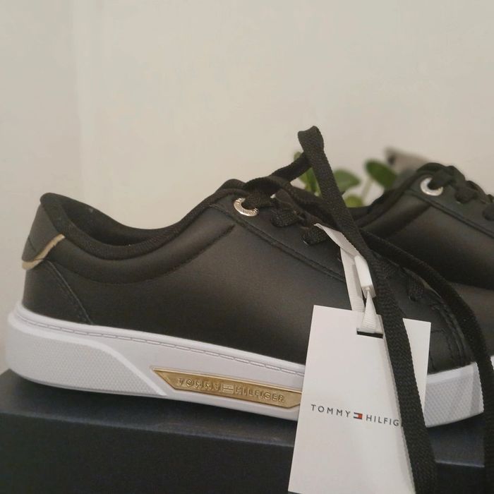Baskets Tommy Hilfiger taille 36 neuves - photo numéro 2