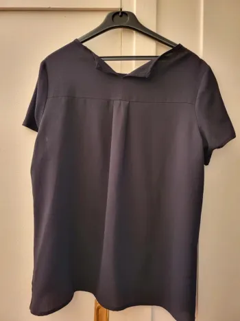 Haut noir transparent