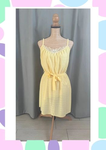 🌼 Robe jaune pastel à fines bretelles - Taille S