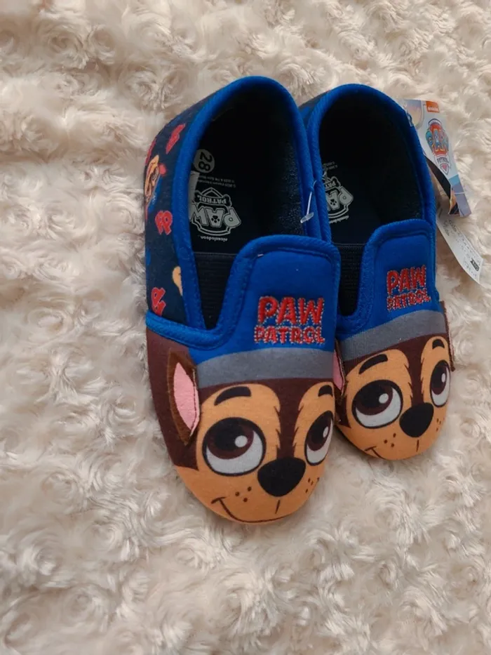 Pantoufle enfant Paw Patrol Taille 28 NEUVE - photo numéro 2